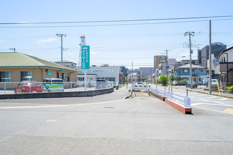 千葉みなと町デイサービス様の隣が当院です